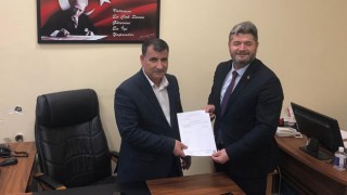 AK Partili Karaca Mazbatasını Aldı