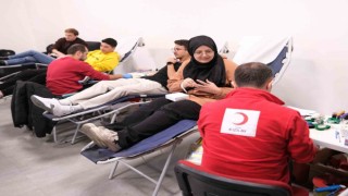 Akademisyen ve öğrencilerden hayat kurtaran bağış