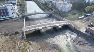 Akçaabatta kesintisiz bisiklet ve yürüyüş yolu için çalışmalar sürüyor