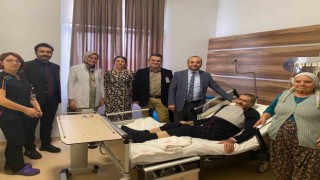 Akciğeri alınan hasta başarılı bir operasyonla 7 yıldır taşıdığı göğüs tüpünden kurtuldu