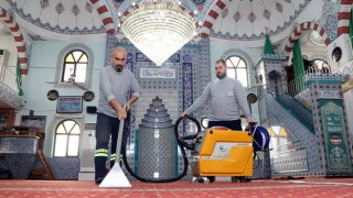 Akdeniz Belediyesi'nden İbadethanelerde Titiz Temizlik Seferberliği