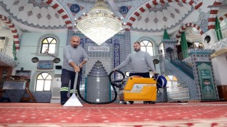 Akdenizde ibadethaneler temizlenip yıkanıyor