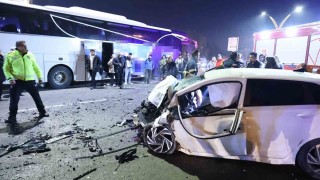 Aksarayda otomobil ile otobüs çarpıştı: 1 ölü