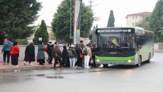 Akyazıda üniversite öğrencilerine ücretsiz ulaşım başladı