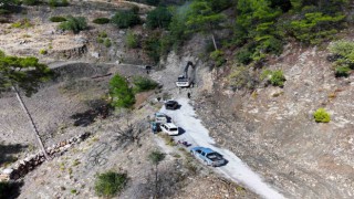 Alanyada heyelan sonrası kapanan yolda sona gelindi
