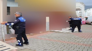 Alanyada tarihi geçmiş bebek maması satan zincir market şubesi mühürlendi