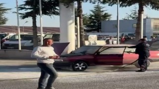 Alev alan Fiat Tofaşın sürücüsü son anda ölümden döndü