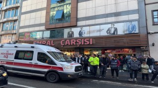 Alışveriş merkezinde kendini üçüncü kattan boşluğa bıraktı