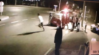 Alkollü sürücü arabayı bırakıp polisten kaçtı: O anlar kamerada