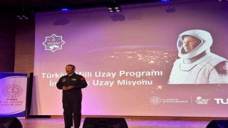 Alper Gezeravcı, Adanada okul yöneticiyle bir araya geldi
