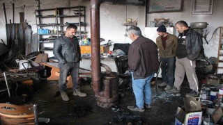 Amasyadaki patlamada elbiseleri yanan öğrencilerin kaçma anı kamerada