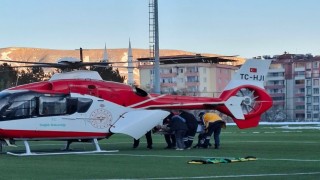 Ambulans helikopter silahla yaralanan genç için havalandı