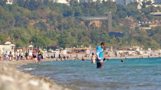 Antalyada deniz suyu sıcaklığı, hava sıcaklığını yakaladı