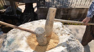 Antalyalı kadınların imece usulü kış mesaisi