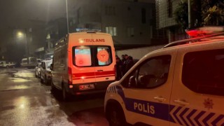 Arkadaşıyla tartıştı, cama attığı yumruk bileğini kesti