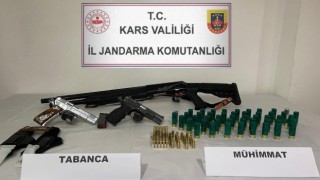 Arpaçayda silahla 3 kişiyi yaralamıştı: Jandarma kıskıvrak yakaladı