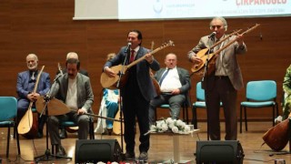 Aşıklıklar Atatürkü sevdiği şarkıları çalarak andı