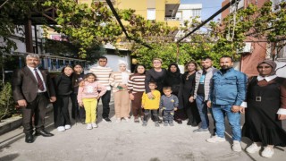 Asu Kaya Gedik, Aile Hekimi Olarak Görev Yaptığı Mahalleyi Ziyaret Etti