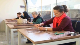 Atıklar ilham veren ellerde ‘sanat olarak hayata dönüyor