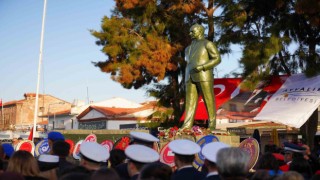 Ayvalıkta Atatürk hüzünle anıldı