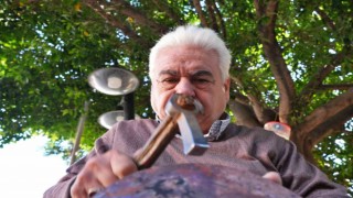 Babasının yanında 7 yaşında başladığı mesleği 53 yıl devam ettirdi, kendi çocuklarını da aynı yaşta işe başlattı