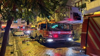 Bahçelievlerde apartman dairesi alev alev yandı