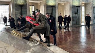 Bakan Tekin, 81 ilden gelen öğretmenlerle Anıtkabiri ziyaret etti