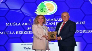 Balıkesire Uluslararası kongrede arıcılık ödülü