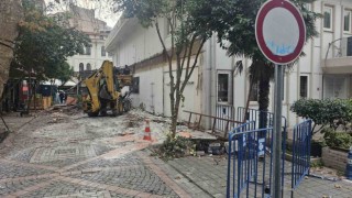 Bandırmada istenmeyen yapının yıkımı başlandı