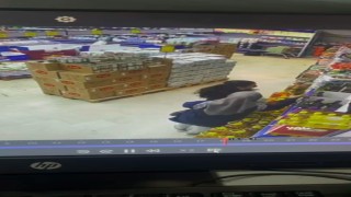 Başakşehirde markete dadanan zeytinyağı hırsızları kamerada