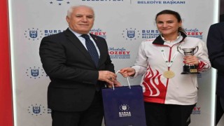 Başkan Bozbey, dünya şampiyonu Dilek Yavaşı ağırladı