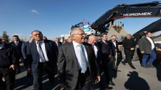 Başkan Büyükkılıç: “Hizmetten hizmete koşuyoruz”
