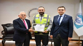 Başkan Büyükkılıçtan gencin hayatını kurtaran personele teşekkür