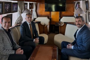 Başkan İbrahim Çenet, Sakıp Sabancı’nın Çalışma Otobüsünü Gezdi