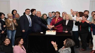 Başkan Şadi Özdemir Nilüferli kadınların ödül sevincini paylaştı