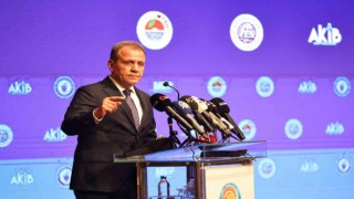Başkan Seçer: Siyaset üstü düşünürsek Mersinin önünde hiçbir engel yok