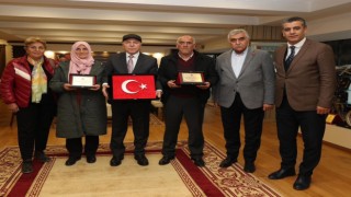 Başkan Sekmen şehit ailesini kabul etti