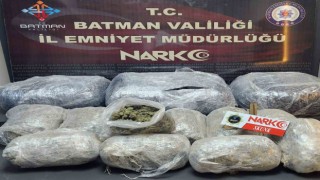 Batmanda bir otomobilde 27 kilo sentetik uyuşturucu ele geçirildi