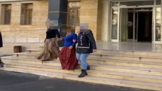 Batmanda girdikleri evlerden ziynet eşyası çalan 2 kadın yakalandı
