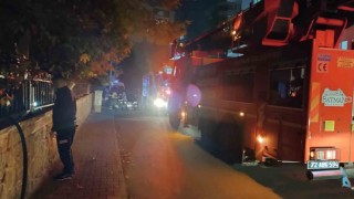 Batmanda kapıcı dairesinde çıkan yangında 2 kişi dumandan etkilendi