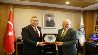 Batum Başkonsolosu Altınörsten Avrasya Üniversitesine ziyaret