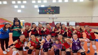Belediye hentbol ve voleybol takımları haftayı galibiyetle kapattı