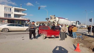 Beton mikseri ile çarpışan motosikletin sürücü öldü