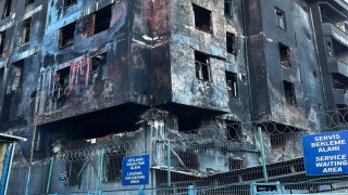 Beylikdüzünde yanan fabrikada çökme riski