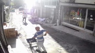 Beyoğlunda genç mühendis 4 katlı binanın terasından düştü