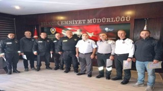 Bilecikte başarılı polis ve özel güvenlik görevlerine Başarı Belgesi verildi
