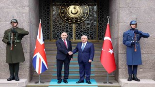 Birleşik Krallık Savunma Bakanı Healey TUSAŞ tesislerini ziyaret etti