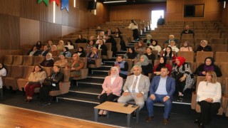 Bu seminerde, akran zorbalığı ve dijital bağımlılık tehlikesi anlatıldı