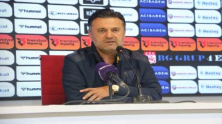 Bülent Uygun, İstifa etmekten vazgeçtim dedi, dua okuyup salonu terk etti
