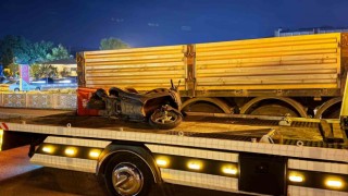 Burdurda hafif ticari araç ile çarpışan motosikletli kurye hayatını kaybetti